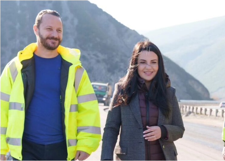 Gjykata Kushtetuese përballë provës  Vendimi për Berberin mund të rrëzojë dosjet ndaj Ballukut dhe Becit