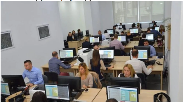 Shërbimet online  por administrata publike arrin në 185 4 mijë punonjës  rekordi i 23 viteve