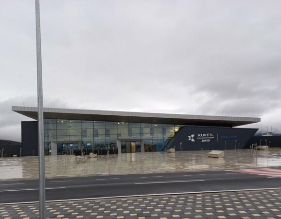 350 mijë euro për menaxhimin e trafikut ajror në Aeroportin e Kukësit  Albcontroll shpall tenderin  por fluturime s ka 