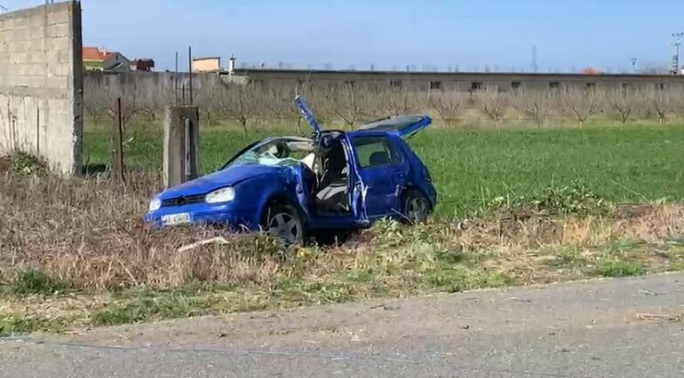 Pamje të frikshme   Benz  i përplaset me  Golf  in  një i plagosur rëndë në Lezhë