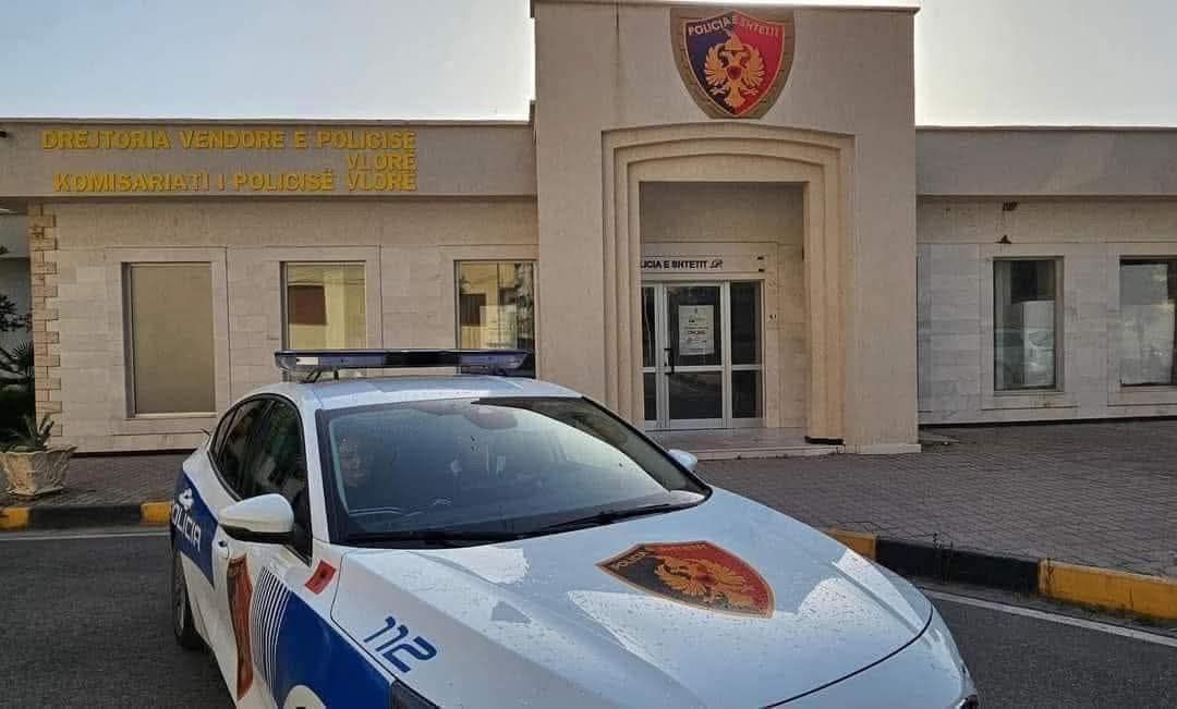 Parandalohet krimi në familje në Vlorë  I moshuari kërcënon me thikë gruan dhe familjarët e tij