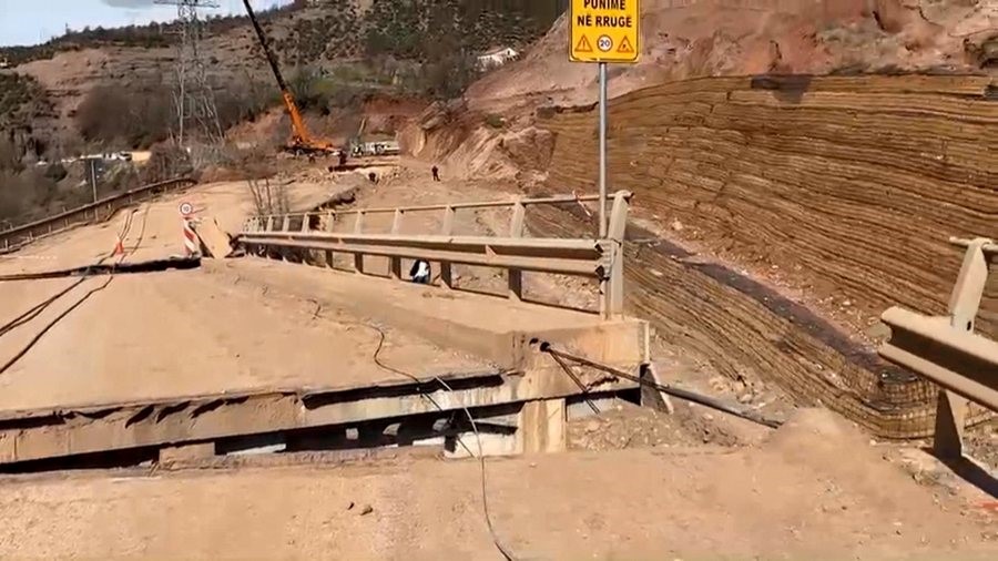 Juglindja në izolim total prej 9 ditësh  asnjë afat për hapjen e rrugës