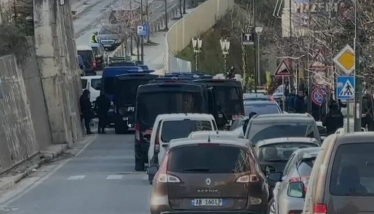 Zbardhet atentati ndaj Gentian Qarrit  si u ekzekutua me 20 plumba  Gëçja  dhe e shkuara e tij kriminale