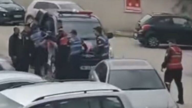  Luftë  për t u ngjitur në Kategorinë e Parë  Shpërthen dhuna në Bylis B Oriku  shoqërohet futbollisti