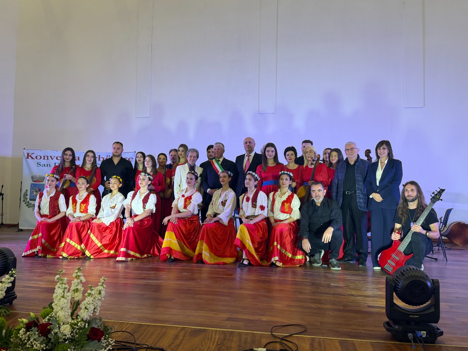 CEO i SIGAL në festën e vëllezërve arbëreshë  Avni Ponari në  Konventën Arbërore  për teatrin e ri