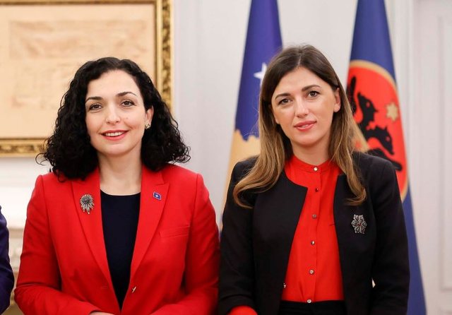 Kosovë  Vjosa Osmani nesër ia dorëzon detyrën e presidentes Kryetares së Kuvendit  Albulena Haxhiut