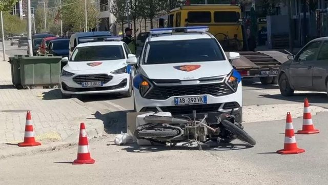 Aksident në rrugën e Plazhit të Vjetër në Vlorë  plagoset motorristi