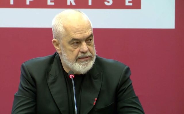 Rama pranon mangësitë në takim me kryebashkiakët socialistë  paralajmëron penalitet për qytetarët që s pranojnë 