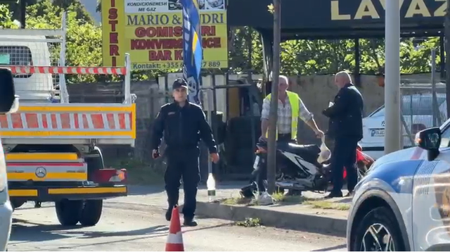 Aksidenti i rëndë në aksin Lezhë Milot  kamionçina përplas motorin