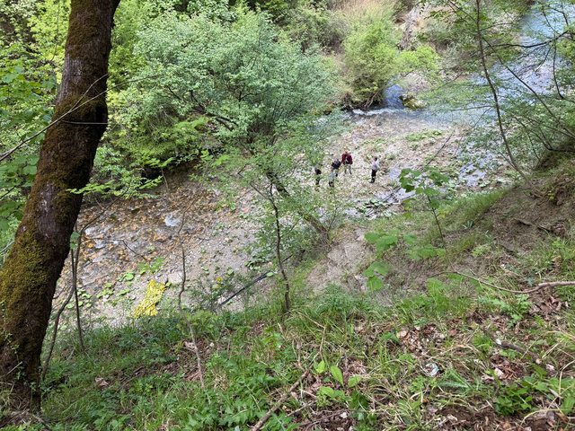 Shoferi i turistëve ra nga lartësia në Ujëvarën e Sotirës  policia  53 vjeçari u rrëzua duke eksploruar natyrën