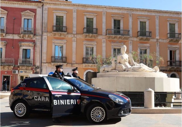 Konflikti  Shqiptari nuk duron dot ndarjen  i vë zjarrin shtëpisë së ish partneres në Itali  Pësojnë djegie që të dy  autori arrestohet në spital