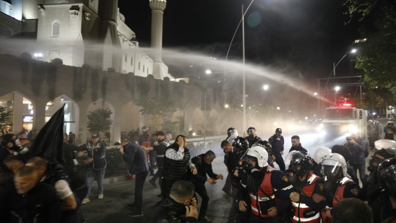 U arrestuan me dhunë nga policia  Gjykata liron 6 protestues