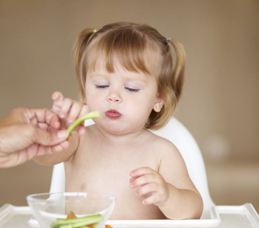 Prindër  këto 10 truke mund t i bëjnë fëmijët tuaj të hanë më shëndetshëm