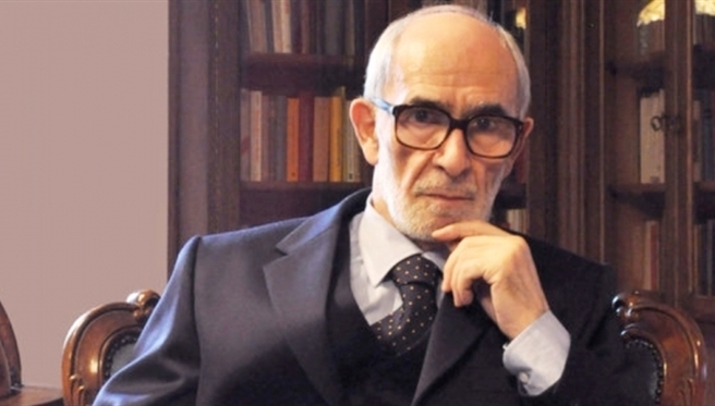 Shuhet në moshën 89 vjeçare  Rexhep Qosja  Familja zbaton amanetin e tij  akademiku përcillet për në banesën e fundit me ceremoni private