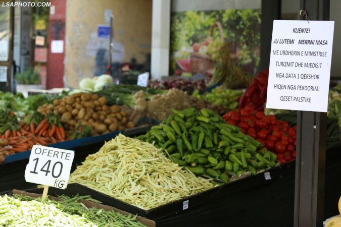 BIRN  Kontradikta shqiptare me rritjen e parasë në qarkullim dhe inflacionin