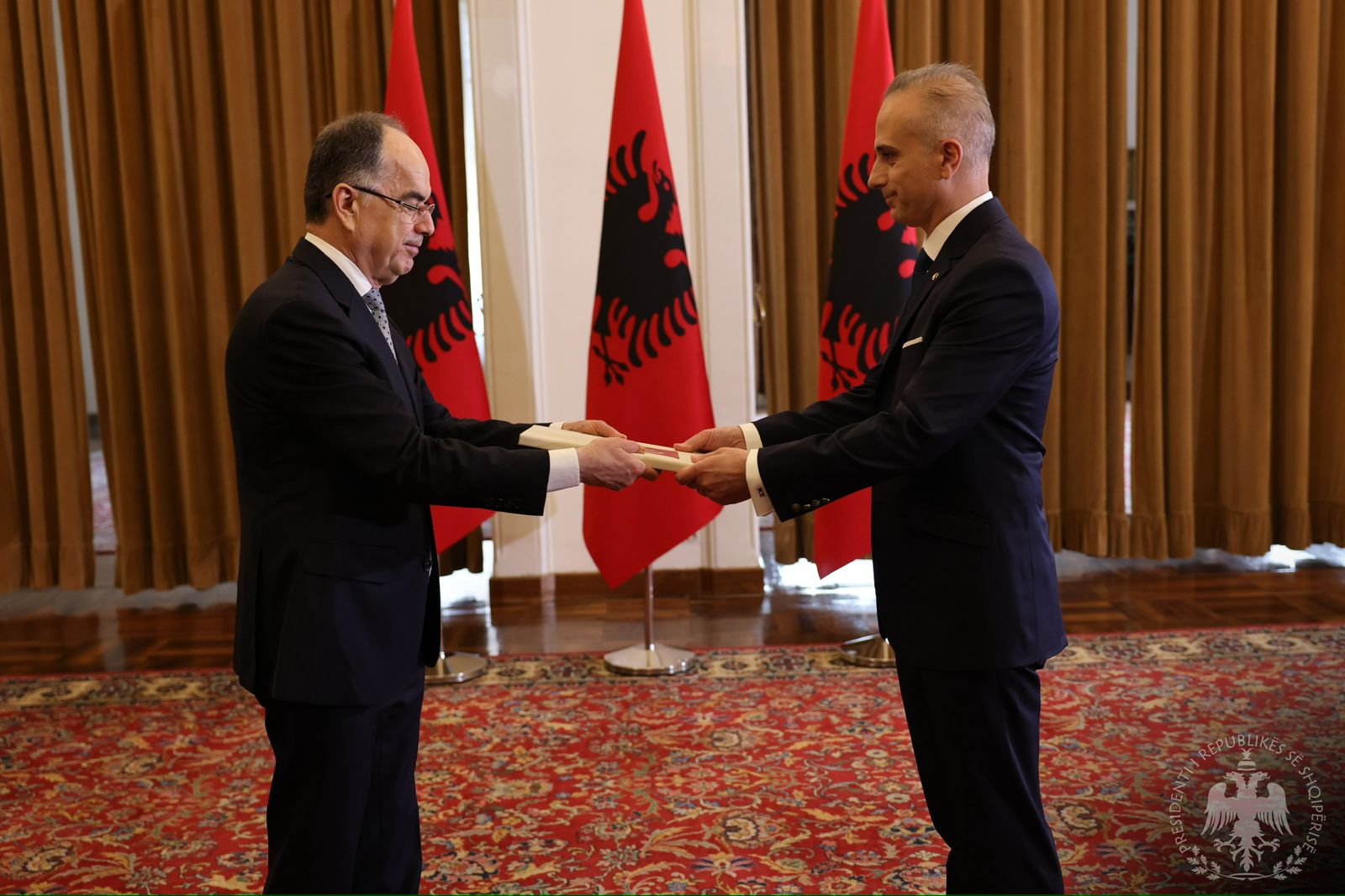 Presidenti Begaj pranon letrat kredenciale të ambasadorit të ri të Turqisë  Barış Ceyhun Erciyes  Vlerëson marrëdhëniet e mira mes dy vendeve