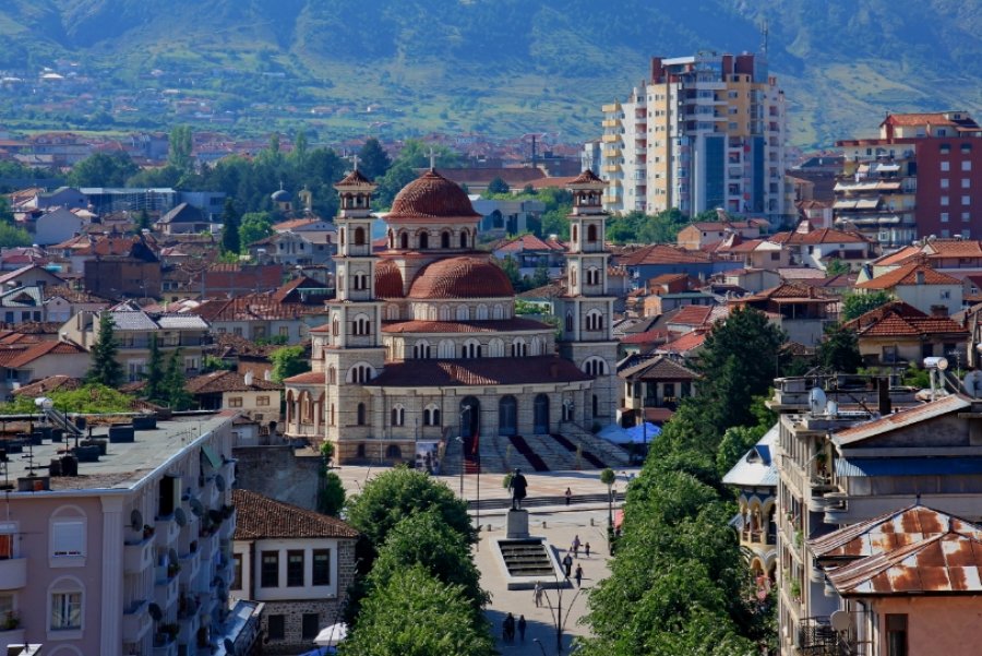 Gjendet i pajetë në banesë  67 vjeçari nga Korça dyshohet se vdiq nga 