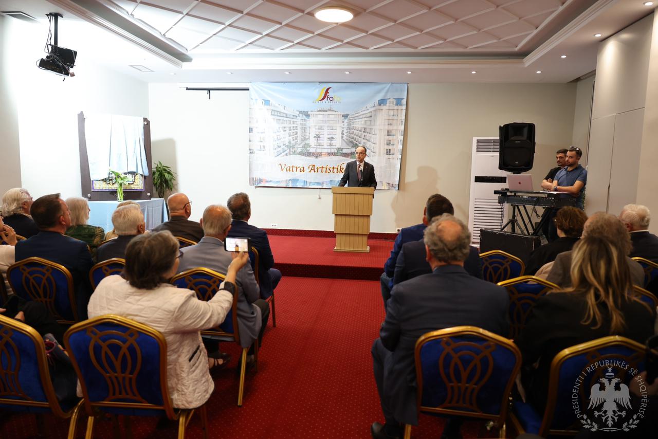 Presidenti Begaj  ishte i ftuar në ceremoninë e 1 vjetorit të ngritjes së qendrës artistike  Vatra e Artistëve FAFA  në Golem