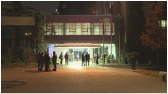 Garda bllokon  rebelët  në mbledhjet e PS  Braçe për njësinë 5  Delir dhe drejtorokraci të zëvendesosh deputetin e votuar