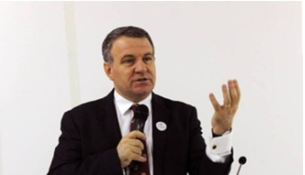 Arben Malaj  zyrtarizon  kandidimin në Vlorë  Nuk është kadastër e Edi Ramës