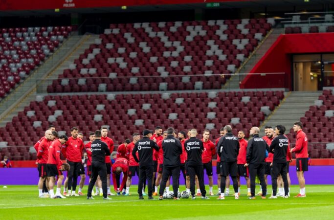 Rinovimi nuk ndal largimin  zbulohet kontrata e sulmuesit të Kombëtares