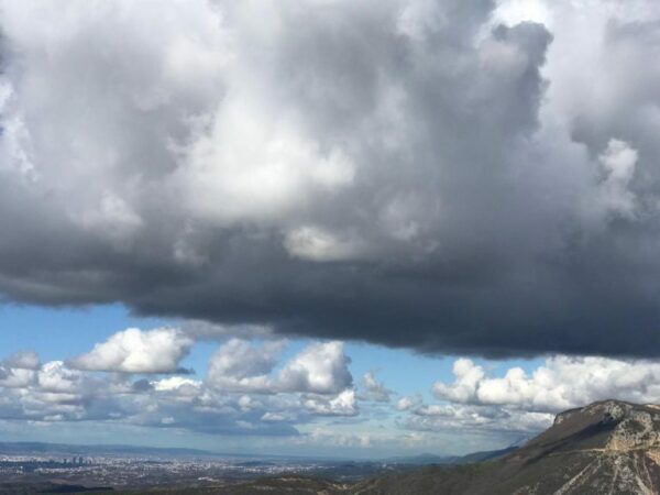 Shi dhe vranësira të dendura  parashikimi i motit për sot  20 prill 2026