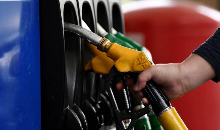 Bordi i Transparencës miraton çmimet e reja të karburanteve  Ulet nën 200 lekë për litër çmimi i naftës  ja sa do të tregtohet benzina