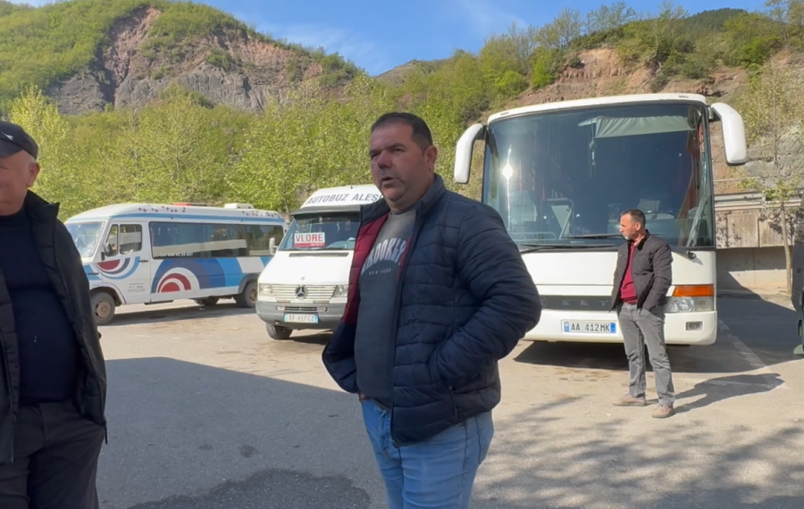  Po ne të shkretët    Nafta shtrenjtohet  rritet me 200 lekë bileta e transportit ndërqytetas Librazhd Tiranë