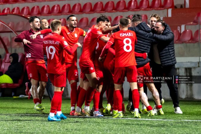 Sulmuesi i Partizanit në  vitrinë   ftesa me kuqezinjtë për të konfirmuar rritjen