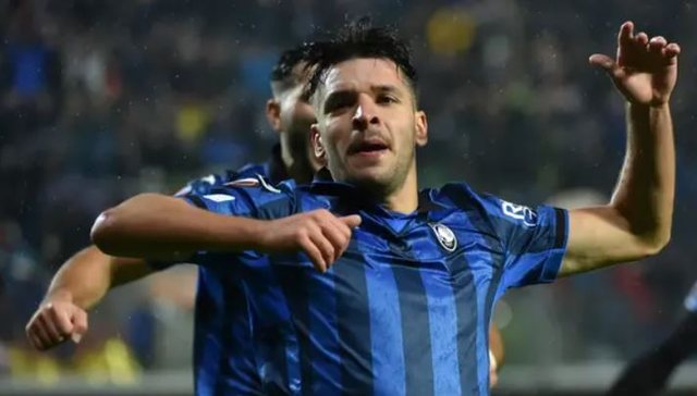Historike për Gjimshitin  Atalanta shpërndan arritjen e kapitenit të Kombëtares shqiptare