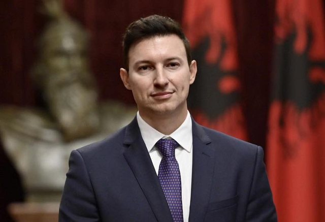  Gjuhën t uej kurr mos ta lini    ambasadori i Shqipërisë në Shkup  Denion Meidani  mesazh të fuqishëm në përkrahje të studentëve shqiptarë