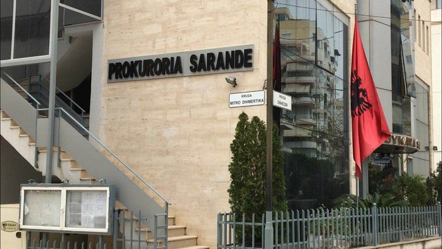 Ndërtimet pa leje  Prokuroria e Sarandës lëshon 12 masa sigurimi për punonjës policie  zyrtarë dhe biznesmenë