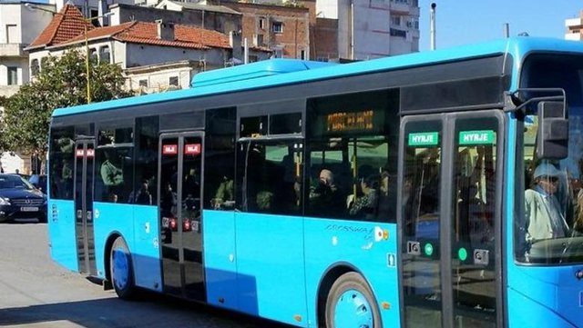  Nuk jemi gati   Transporti publik  Të shtyhet afati për POS  Tatimet  Nuk do të ketë penalitete të menjëhershme