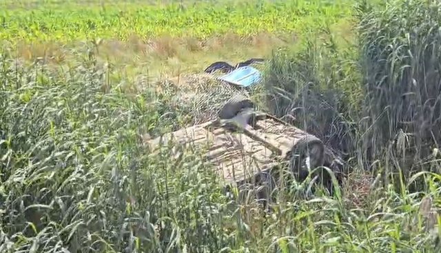Aksidenti i rëndë në Fier  makina doli nga rruga dhe u përmbys në kanal  Policia jep detajet  Drejtuesi humbi jetën  shkak dyshohet 