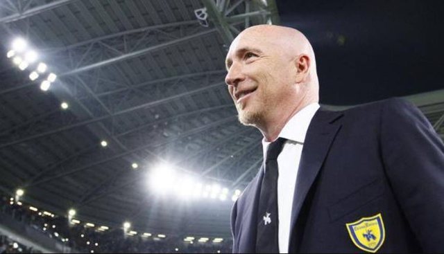 Shqiptarët nën drejtimin e Maran  Nga ish sulmuesi i Kombëtares që zbarkoi në Superiore  te futbollisti që dikur mbante rekordin si më i shtrenjti