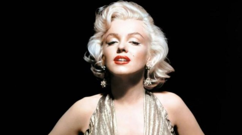 Foto dhe sende personale të pabotuara të Marilyn Monroe do të dalin në ankand në 100 vjetorin e lindjes së saj  Në shitje edhe dera   