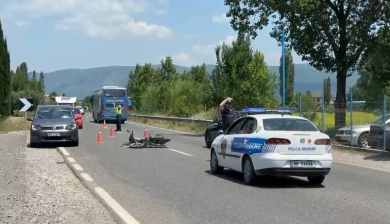 Aksident në aksin Lezhë Shkodër  u përplas nga makina  përfundon në spital drejtuesi i motorrit
