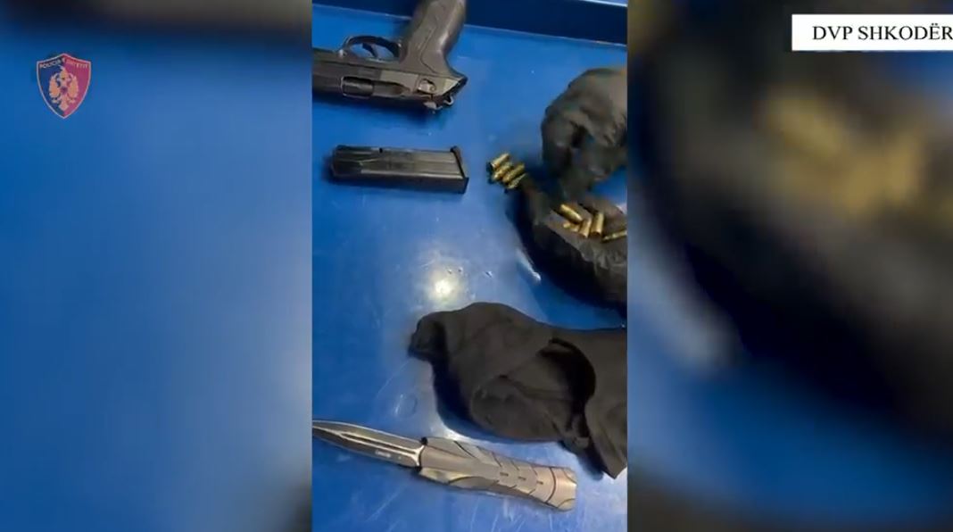 Tentoi t i largohet me vrap policisë  Me armë me vete në qytet  arrestohet 19 vjeçari  e pëson edhe shoku i tij
