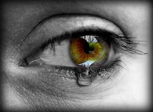 Heartbreaking-sad-eyes-tears-photography10