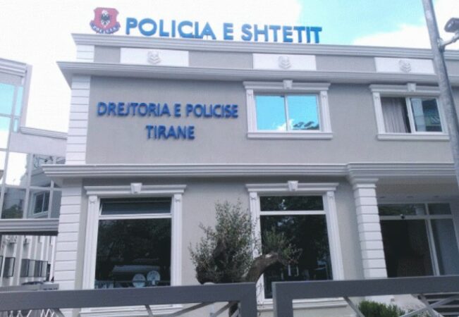 Zbardhet dinamika  Tentuan të vrisnin të riun që theu arrestin shtëpiak  por plagosën policin  Arrestohet  shënjestra   e pëson efektivi