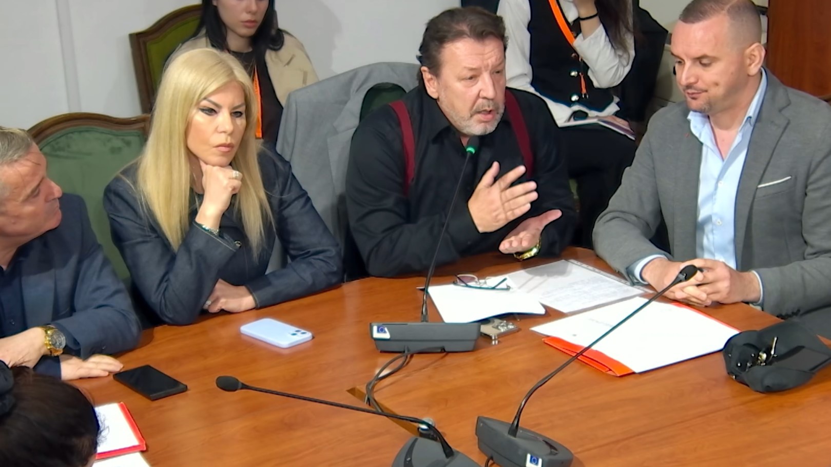 Artistët e Universitetit të Arteve kërkojnë njohjen e titujve akademikë  Rrezikohen fakultetet
