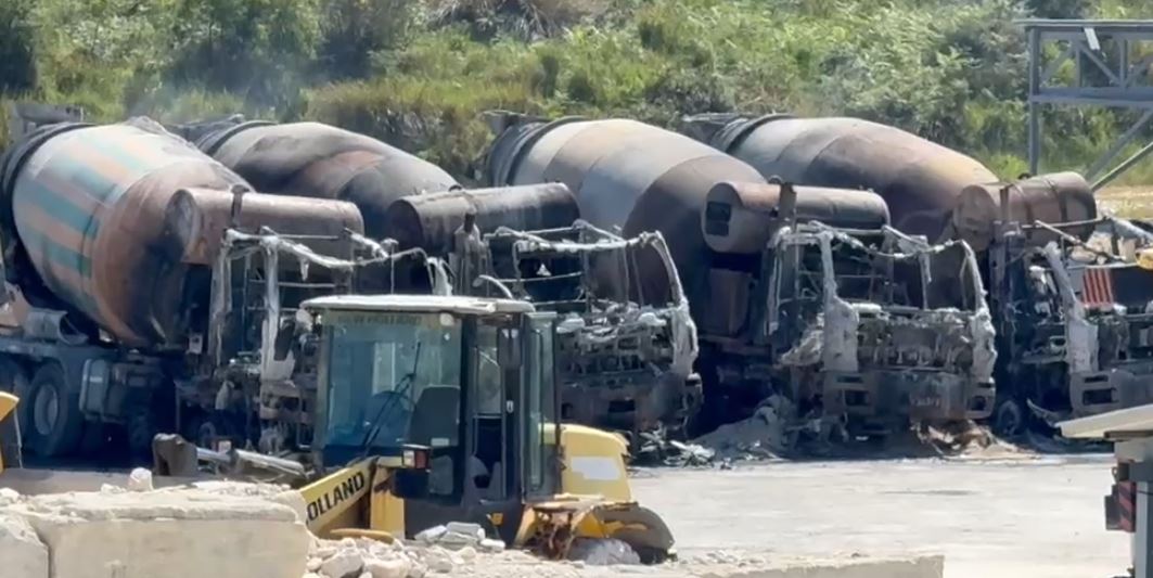 Detaje nga djegia e katër betoniereve në Vlorë  policia sekuestron kamerat e sigurisë