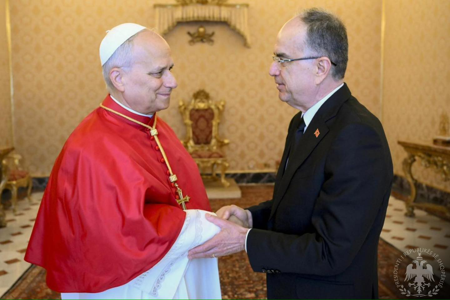 Presidenti Begaj pritet nga Papa në Vatikan  E ftova Atin e Shenjtë në Shqipëri