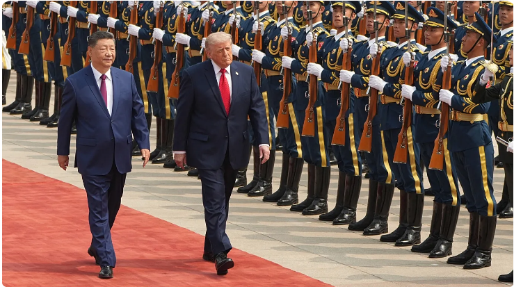Trump shtrëngon duart me Xi  por bisedimet dy palëshe me rrezik të lartë në Pekin