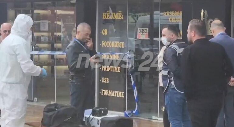 Grabitja e armatosur në argjendarinë në Kamëz  lihet në burg i riu i dyshuar si një nga autorët