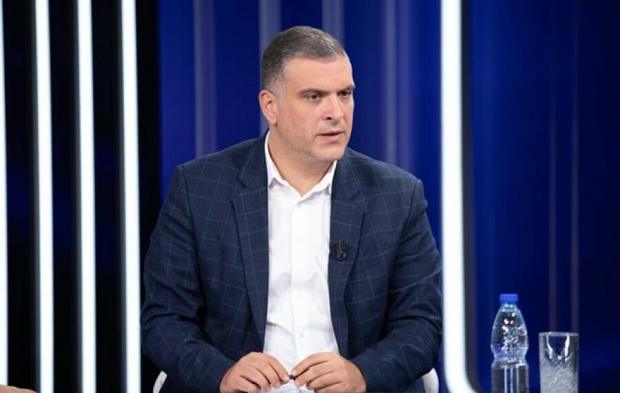  Seancat të çbunkerizohen   Tedi Blushi  Procesi ndaj Metës është politik  pa prova dhe fakte  Rama të mos bëjë 