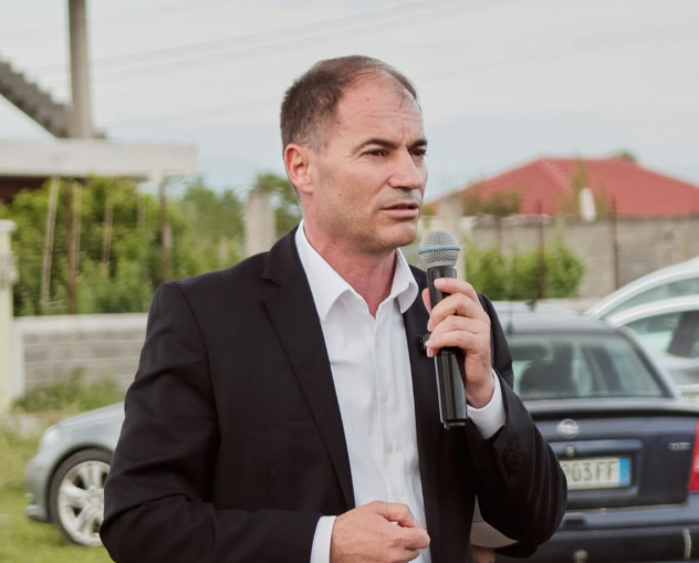 Ish drejtuesi i lartë i policisë  Krimi i organizuar cakton drejtorët  Jemi i vetmi vend ku policia ndalon protestën e ligjshme