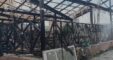 Zjarri i qëllimshëm apo aksidental  Digjet një pjesë e tregut të fruta perimeve në Lushnjë