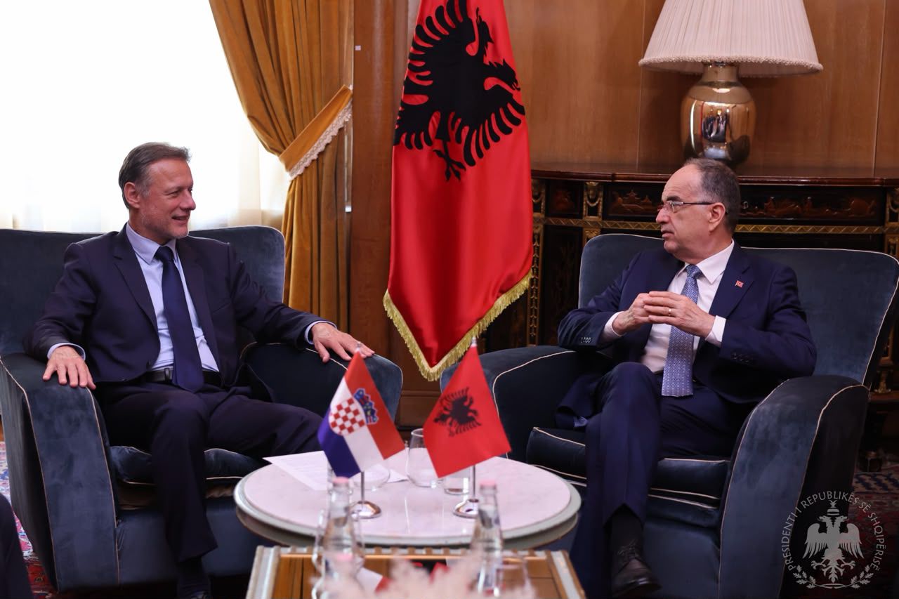 Presidenti Begaj takon kryeparlamentarin kroat  Mbështetje e palëkundur për anëtarësimin e Shqipërisë në BE