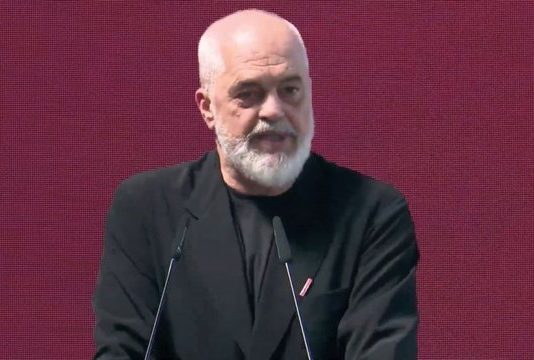 “Kemi hapur garën për aeroportin e Gjirokastrës”, Rama batuta me përfaqësuesit e kompanisë ajrore: S’ju falënderoj sepse jeni shumë vonë
